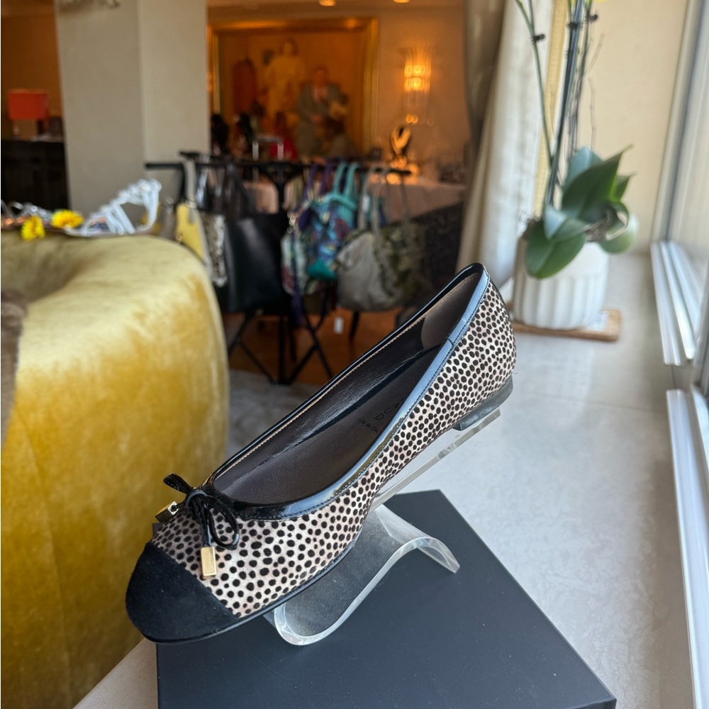 Chic Black and Cream Women's Loafers